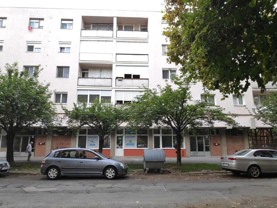 Koelcsey Apartman Apartment Szekszard Ngoại thất bức ảnh